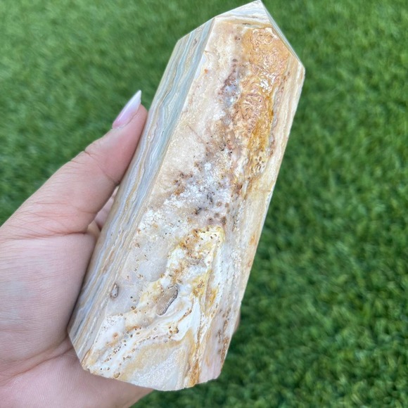 Banded Calcite Tower - Picture 8 of 10